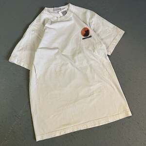 UNDEFEATED White Basketball Heritage Graphic Logo T-Shirt